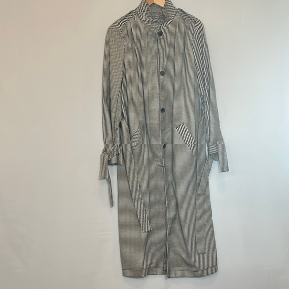 H&M Houndstooth Size 2 Long Trench Coat Belt Front Buttons Back Slit Pockets - Picture 6 of 16